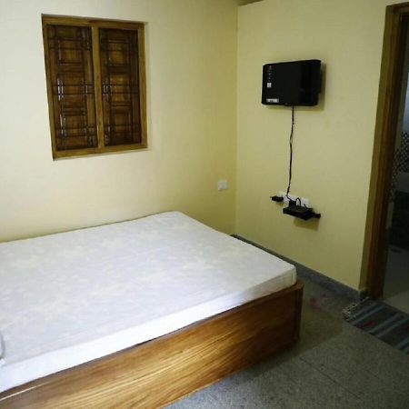 Nest Guest House Bhubaneswar Esterno foto