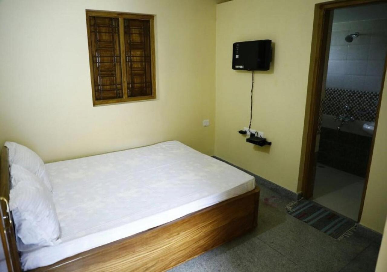 Nest Guest House Bhubaneswar Esterno foto