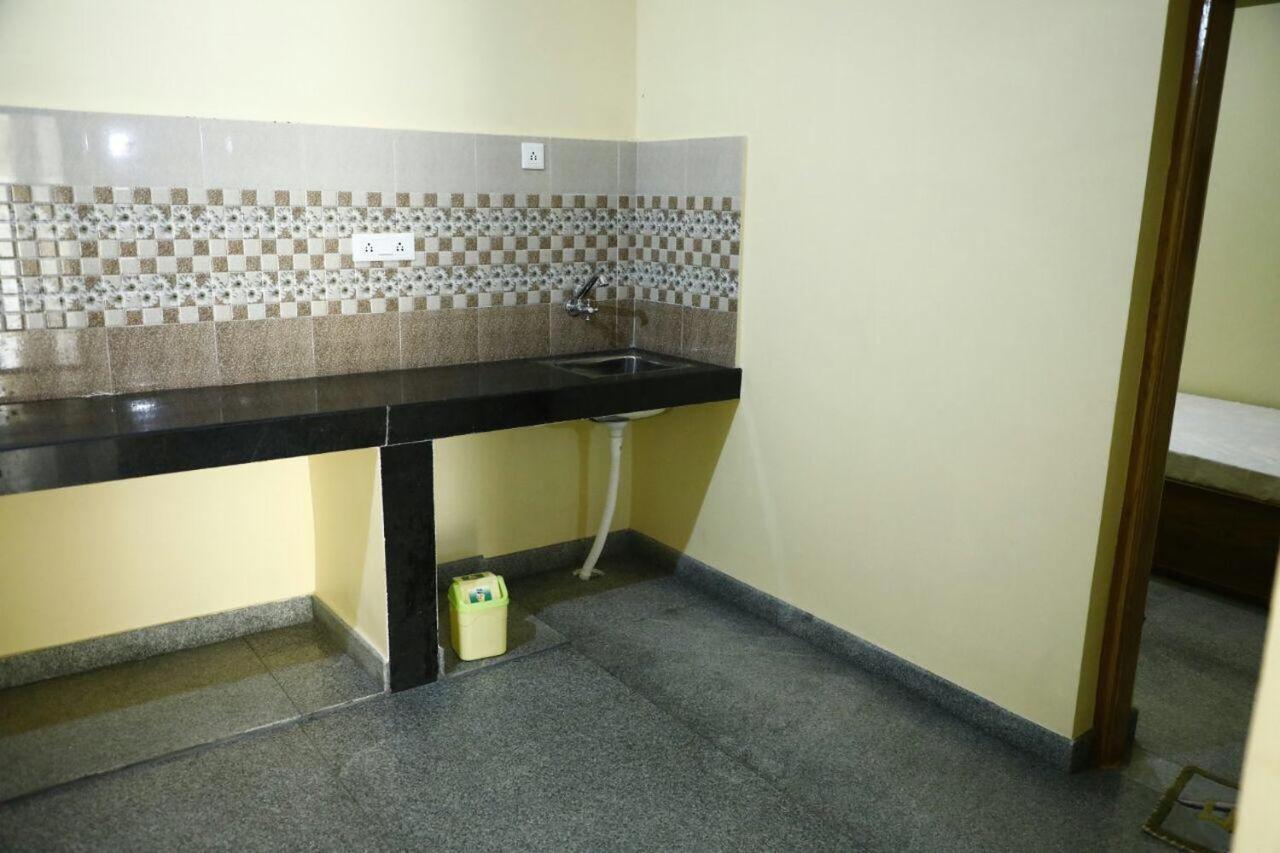 Nest Guest House Bhubaneswar Esterno foto