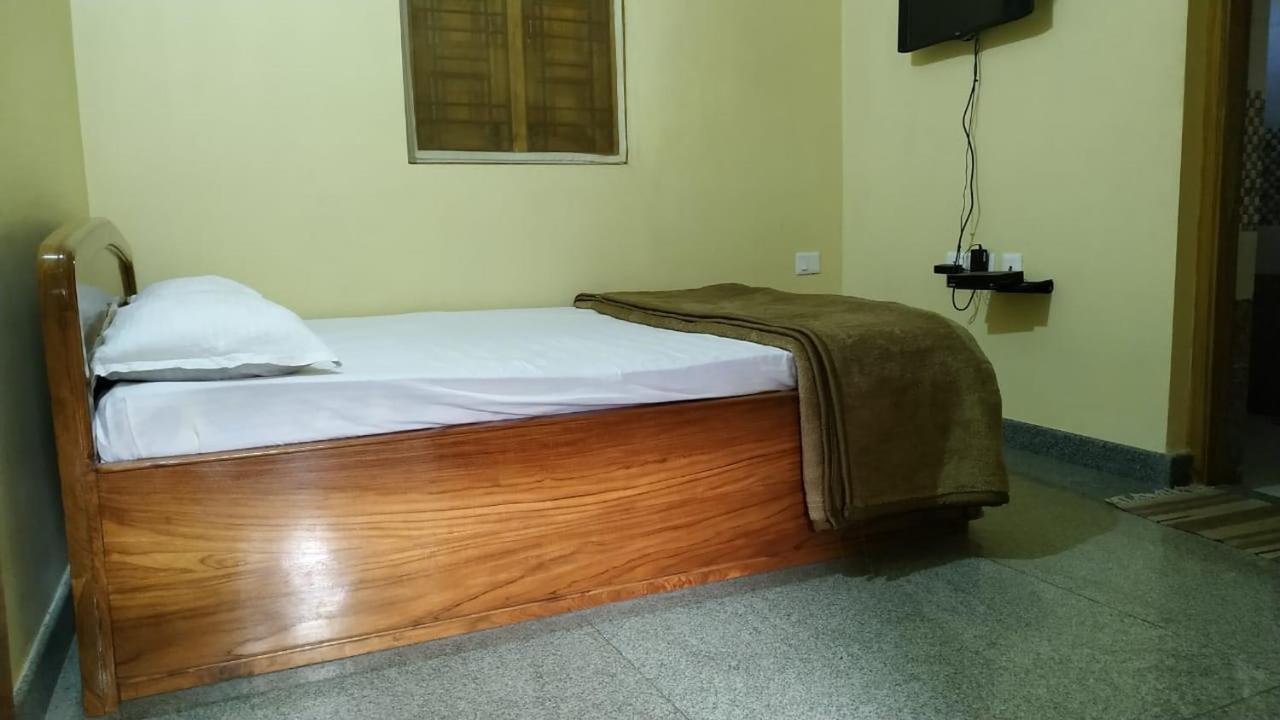 Nest Guest House Bhubaneswar Esterno foto