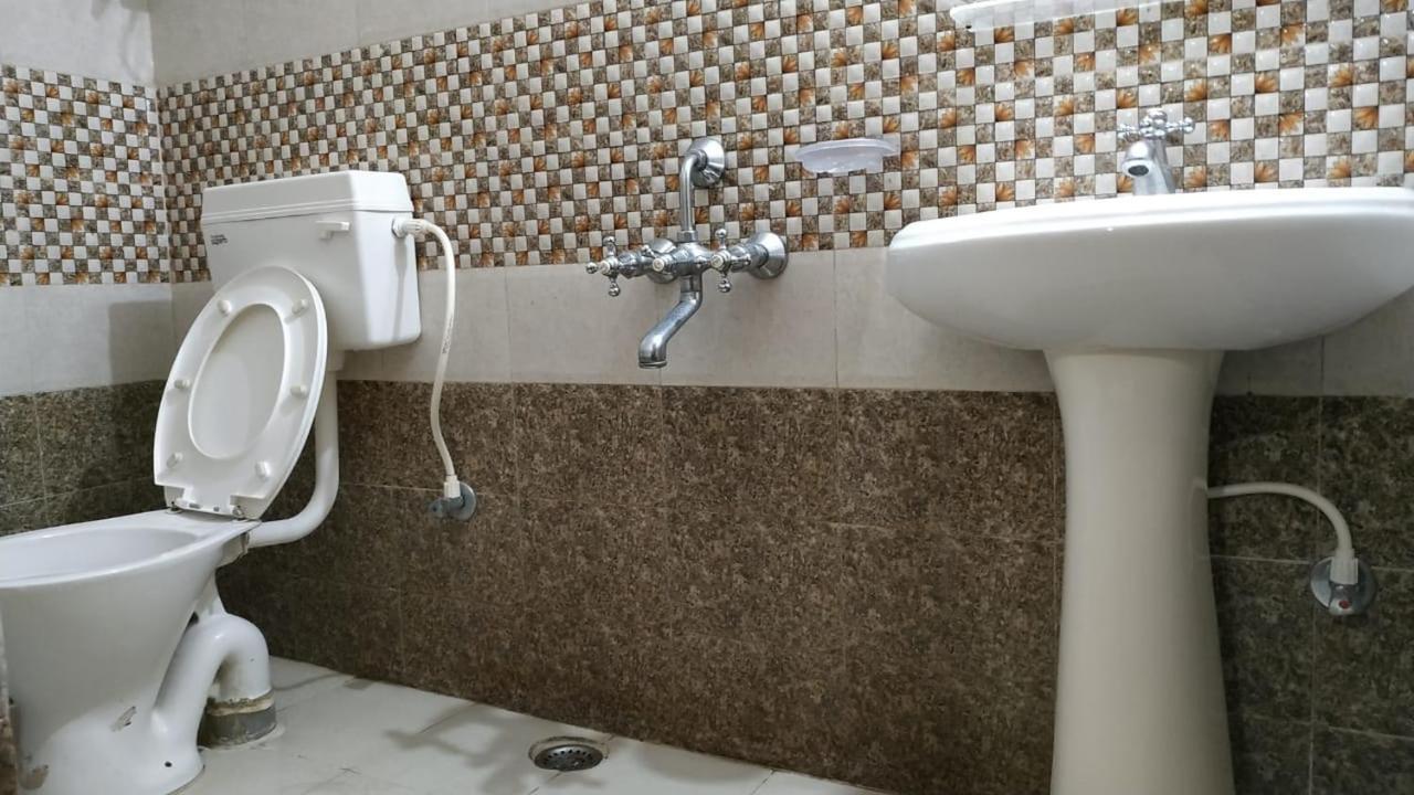 Nest Guest House Bhubaneswar Esterno foto